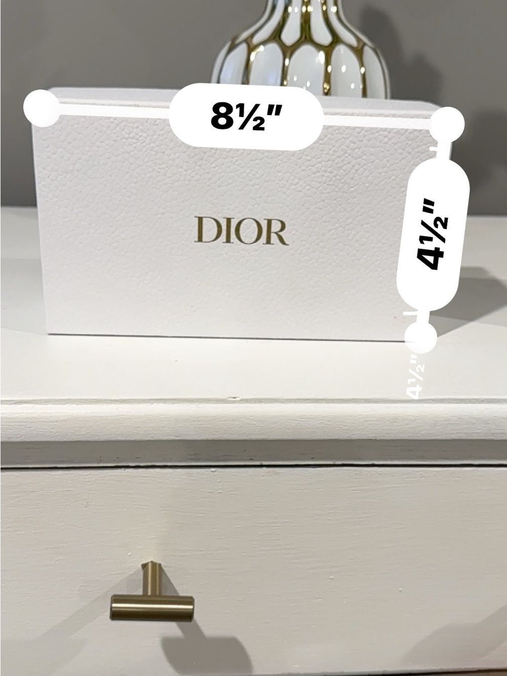 Dior White Box with Gold Logo - Picture 4 of 5